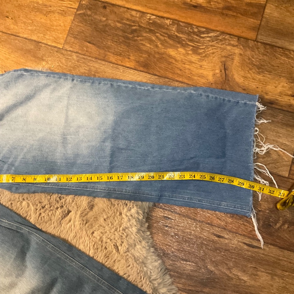 Forever 21 Low Rise Baggy‎ Denim Jeans Size 27 Raw Hem Medium Blue Womens - Picture 5 of 9